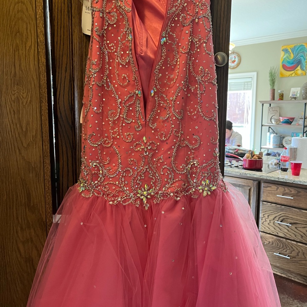 NWT! Stunningly beautiful Morilee mermaid style formal gown! - Picture 7 of 8